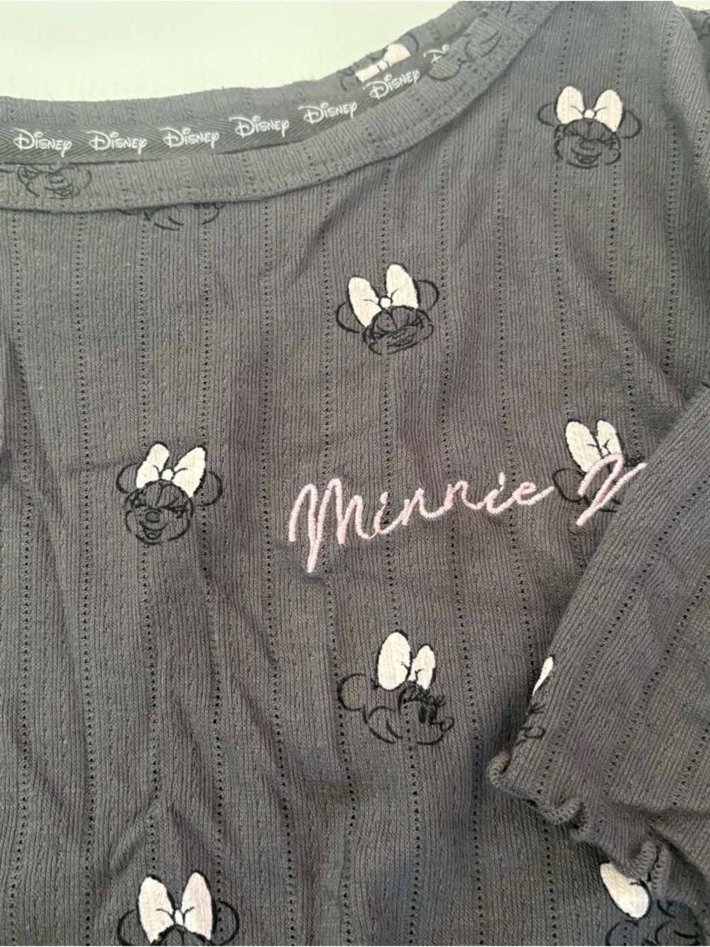 Minnie Mouse Charcoal Grey Pajama Set with Pink Bows size xl - Picture 3 of 6